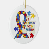 自閉症の認識度のリボンを持つ子供 セラミックオーナメント (右)