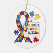 自閉症の認識度のリボンを持つ子供 セラミックオーナメント (左)