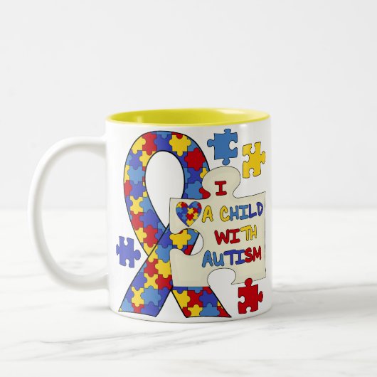 自閉症の認識度のリボンを持つ子供 ツートーンマグカップ (左)