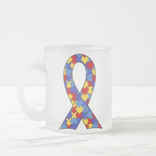 自閉症の認識度のリボン フロストグラスマグカップ (左)