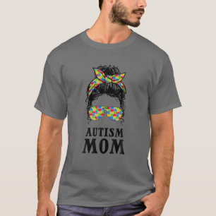 自閉症のMOM Curly Messy Bun Autisicas Awnerancess Mom Tシャツ