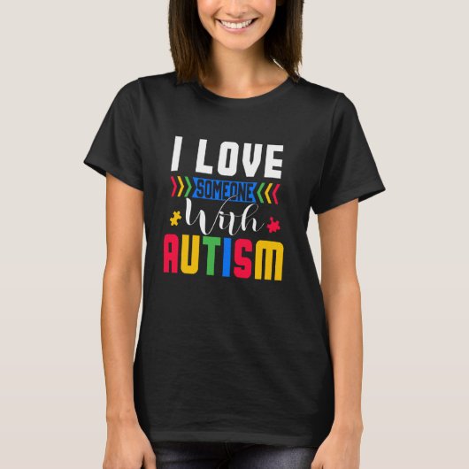自閉症啓発ハートパズル I Love Someone With Autism Tシャツ (正面)