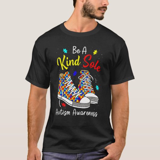 自閉症啓発パズルピースシューズで優しい存在に Tシャツ (正面)