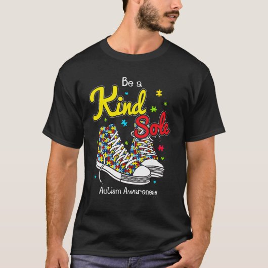 自閉症啓発パズル シューズTシャツ Be A Kind Sole Tシャツ (正面)