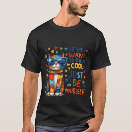 自閉症啓発 "ありのままの自分でいて" かっこいい猫 ✨🧩🐈 Tシャツ (正面)