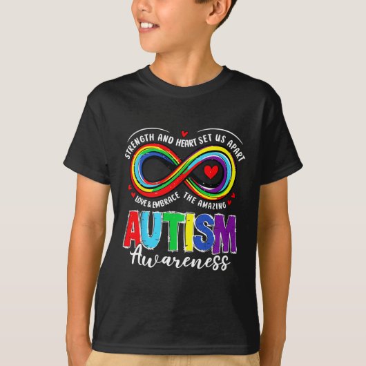 自閉症意識の強さとハートが私たちを際立たせる4 Tシャツ (正面)