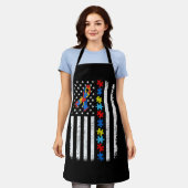 自閉症意識アメリカ国旗のパズルラインリボン エプロン (着用した状態)