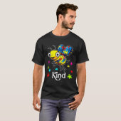 自閉症意識ビー親切 Tシャツ (正面フル)