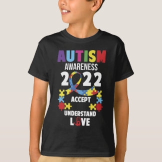 自閉症意識2022受け入れる愛を理解 Tシャツ