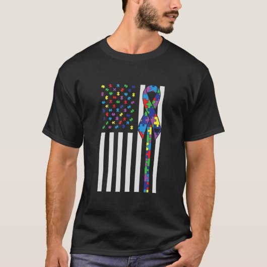 自閉症意識、自閉症リボン米国国旗、サポートA Tシャツ (正面)
