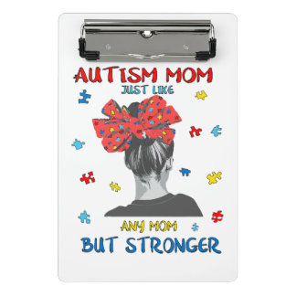 自閉症。特別なニーズを持つ子どもを持つ母親 ミニクリップボード