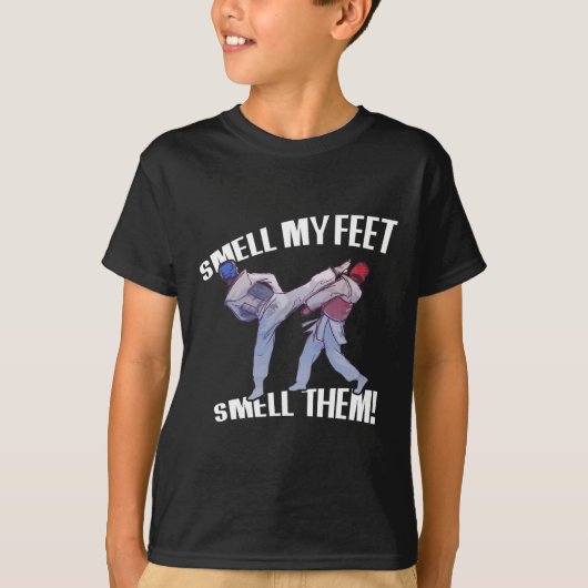 臭い足で空手 Funny Tシャツ (正面)