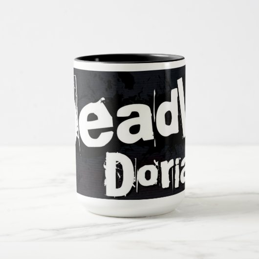 致命的なドーリスのマグ マグカップ (中央)