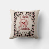 致命的な美しさ – ゴシック様式のスカルフローラ クッション (裏面)