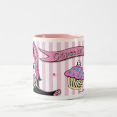 致命的なCute™ Delilahのカップケーキの時間 ツートーンマグカップ (中央)