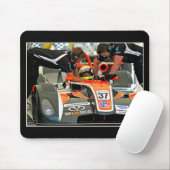 興味津々の目 マウスパッド (マウス)