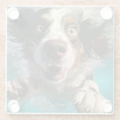 興奮した犬の水中スイミングデザイン ガラスコースター (裏面)