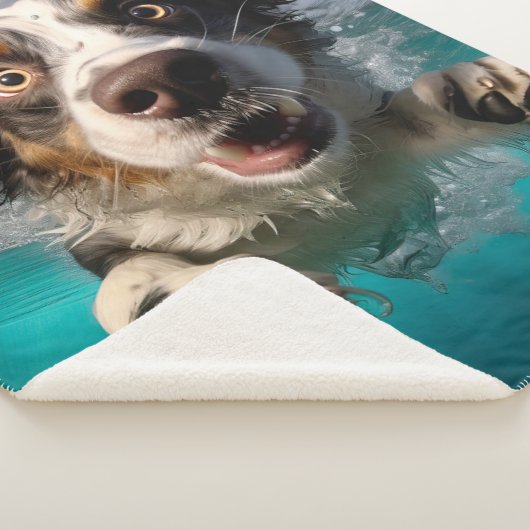 興奮した犬の水中スイミングデザイン シェルパブランケット (3/4)
