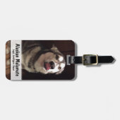 舌をかじるアラスカのマラムート写真 ラゲッジタグ (正面横)