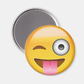舌を出して目をウィンクする顔絵文字 マグネット (正面/裏面)