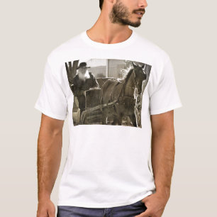 舌を出し間抜けたアミッシュな馬 Tシャツ