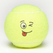 舌を突き出して目を引っ張った顔 テニスボール (正面)