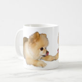舌を突き出ているポメラニア犬犬 コーヒーマグカップ (正面左)