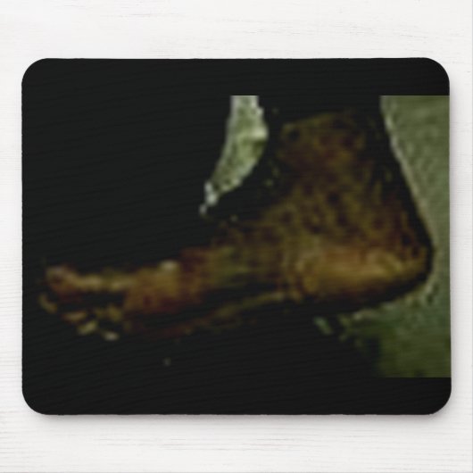 舐める足 マウスパッド (正面)