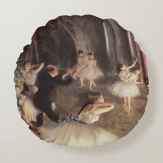 舞台のリハーサル by エドガール・ドガ ラウンドクッション (正面)