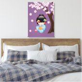 舞妓こけし人形 – 青い着物芸者ガール キャンバスプリント (インサイチュ (寝室))