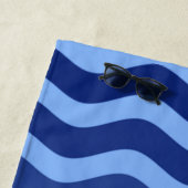 航海のいかりネイビーブルーストライプウェーブズ ビーチタオル (インサイチュ)