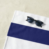 航海のいかりネイビーブルー白ストライプズボート名 ビーチタオル (インサイチュ)