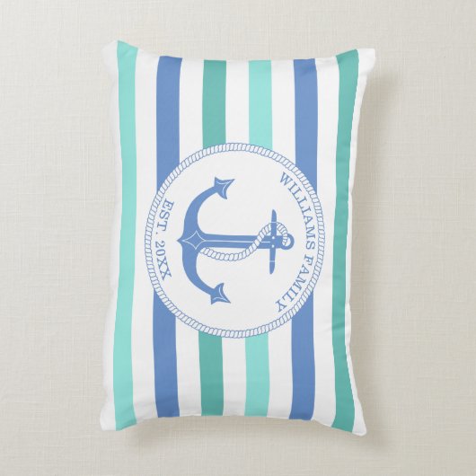 航海のいかりブルーティール(緑がかった色)ストライプファミリーモノグラム アクセントクッション (裏面(縦))