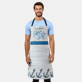 航海のいかりブルーレイクライフファミリーモノグラムの エプロン (着用した状態)