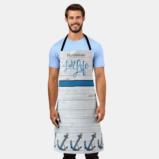 航海のいかりブルーレイクライフファミリーモノグラムの エプロン (着用した状態)