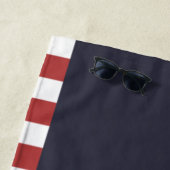 航海のいかり、ホイール、ネイビーブルー、レッドストライプ ビーチタオル (インサイチュ)