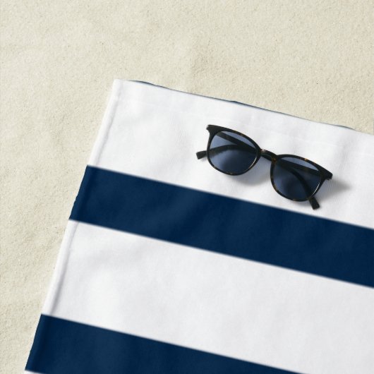 航海のでストライプな海軍および金ゴールドの名前をカスタムする ビーチタオル (インサイチュ)