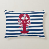 航海ので赤いロブスターのモノグラムの青い白のストライプ アクセントクッション (正面)