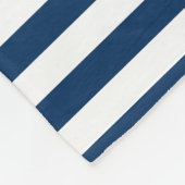 航海ので赤いロブスターのモノグラムの青い白のストライプ フリースブランケット (角)