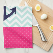 航海のなピンクの白く真新しいシェブロンのいかりパターン キッチンタオル (四つ折り)