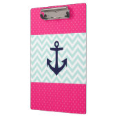 航海のなピンクの白く真新しいシェブロンのいかりパターン クリップボード (左)