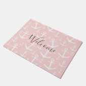 航海のな赤面のピンク及び白のいかりパターン ドアマット (アングル)