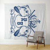 航海のな頂上のイルカのいかりのオールの月桂樹の盾 タペストリー (インサイチュ(横))