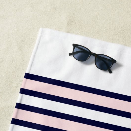 航海のの結婚フローラいかりネイビーメイド・オブ・オーナー（花嫁付き添い人） ビーチタオル (インサイチュ)