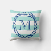 航海のティール(緑がかった色)ネイビーストライプブルーロープモノグラム クッション (裏面)