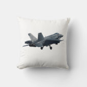 航空ファンへのギフト - 戦闘機 航空機 パイ クッション (正面)