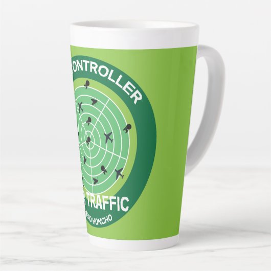 航空交通制おもしろい御者ギフト |空港マグ カフェラテマグ (右アングル)