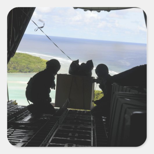 航空従事者が寄付品のパレットを押し出す スクエアシール (正面)