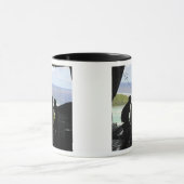 航空従事者が寄付品のパレットを押し出す マグカップ (中央)