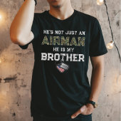 航空従事者が私の弟の軍犬のタグを持っているだけでなく Tシャツ